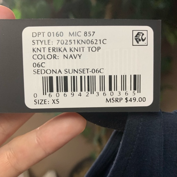 Gianni Bini Erika Sleeveless Crew Neck Cropped Top Dark Blue XS - Picture 5 of 6